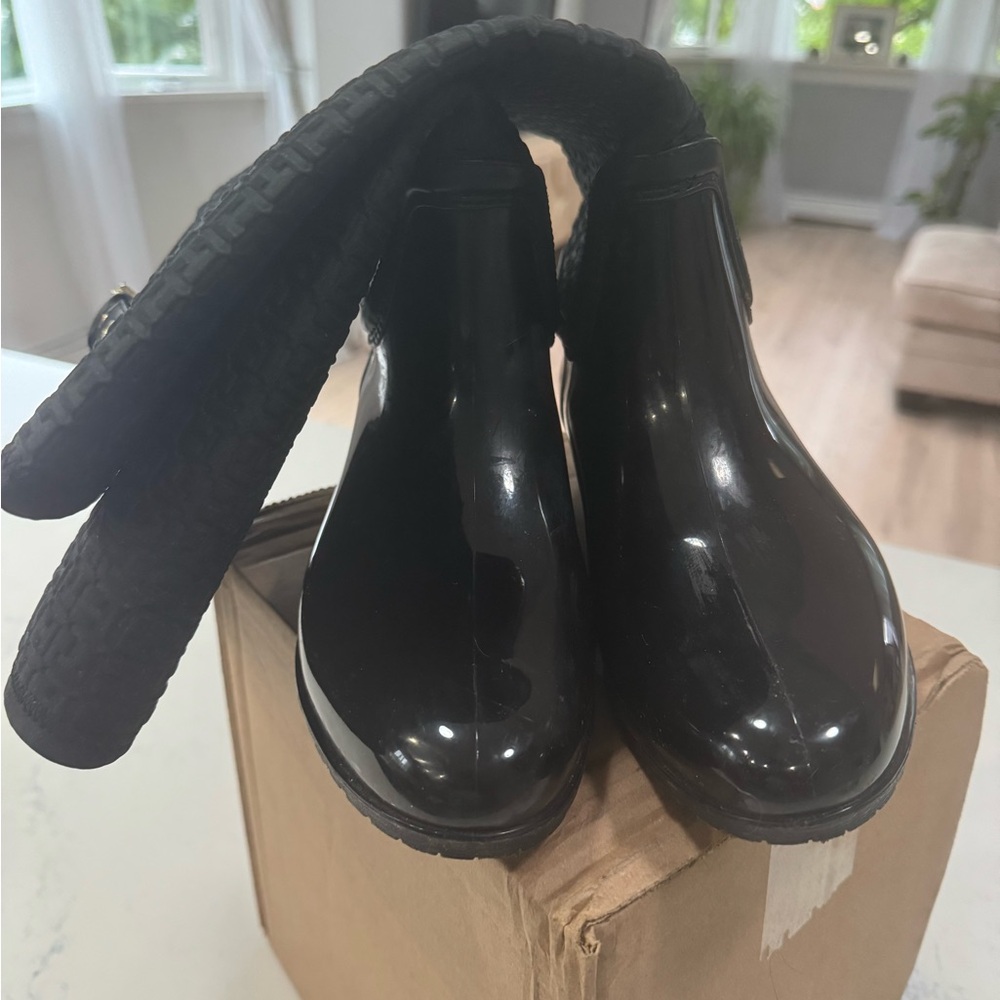Black Glossy Ankle Boots